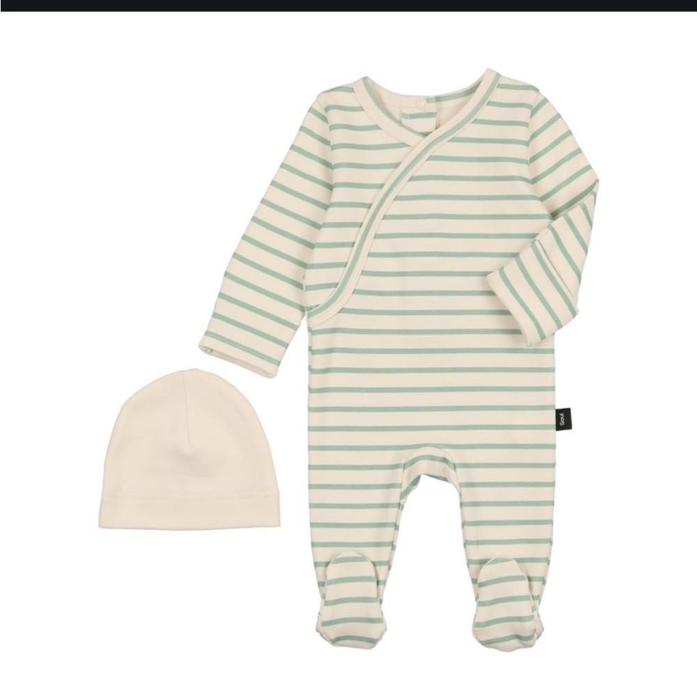 NEW WITH TAGS BABY FOOTIES